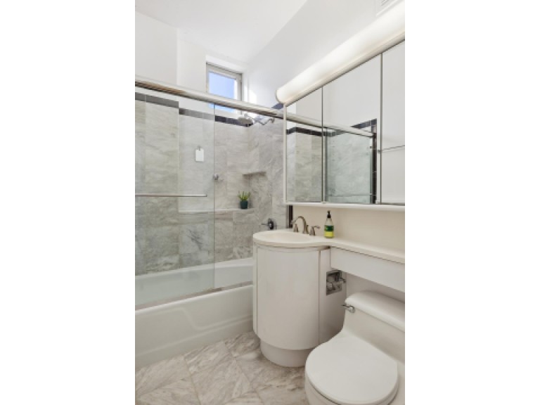 200 East 32nd Street 25B Photo-8