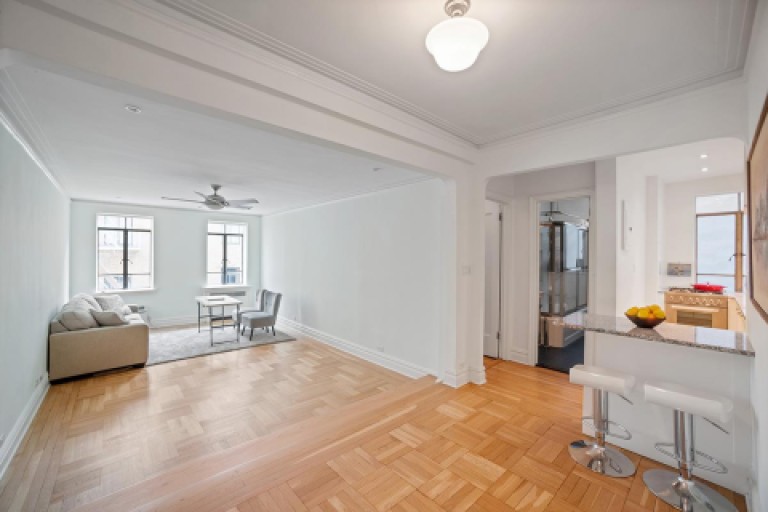 255 West 23rd Street 5-BE Photo-5