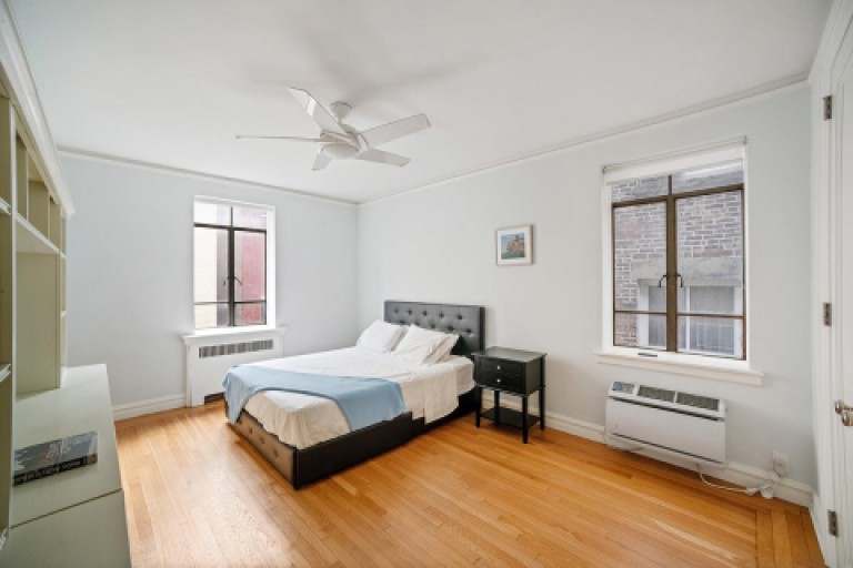 255 West 23rd Street 5-BE Photo-7