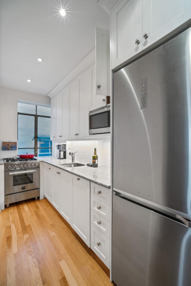 255 West 23rd Street 5-BE Photo-9