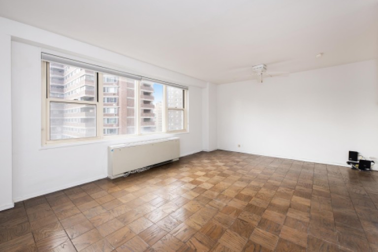 305 East 24th Street 14-R Photo-4