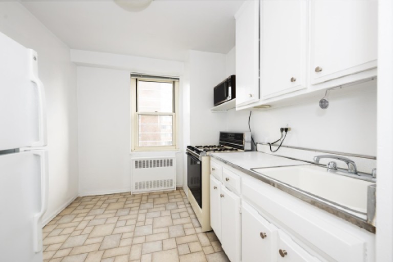 305 East 24th Street 14-R Photo-5