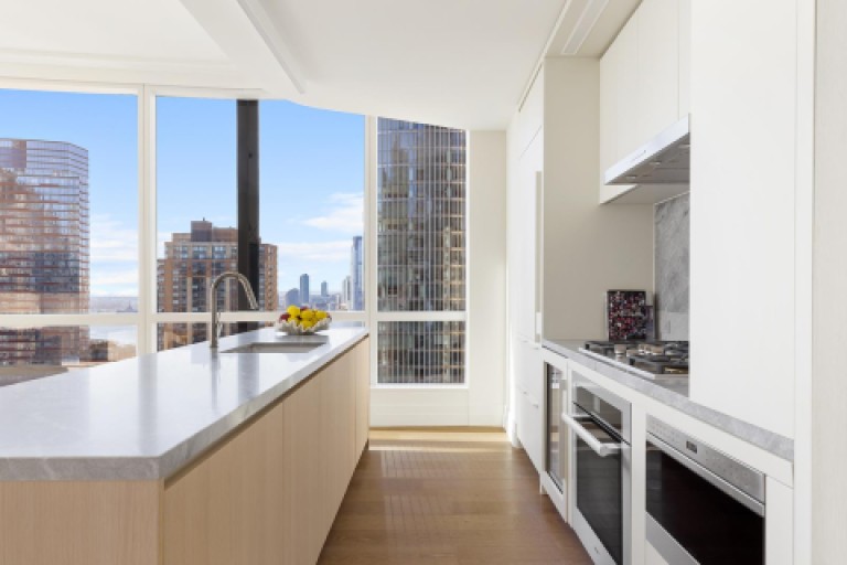 77 Greenwich Street 28-A Photo-3