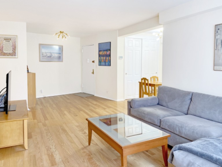 33 Greenwich Avenue 6K Photo-1