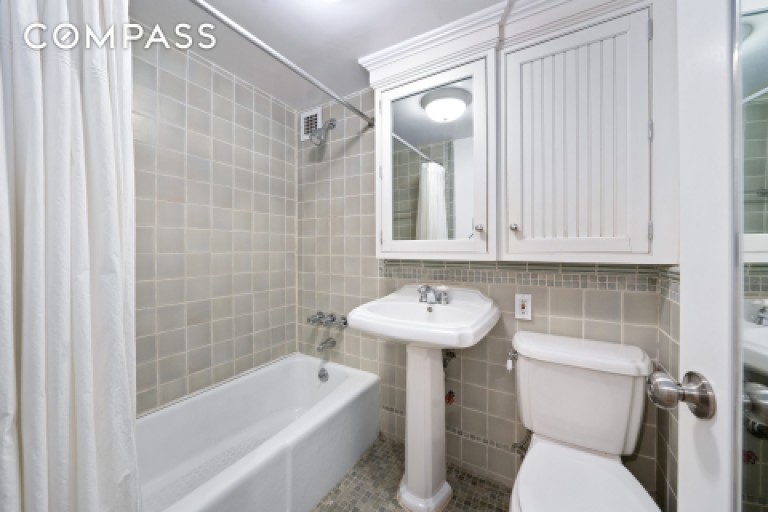 211 Thompson Street 5L Photo-7