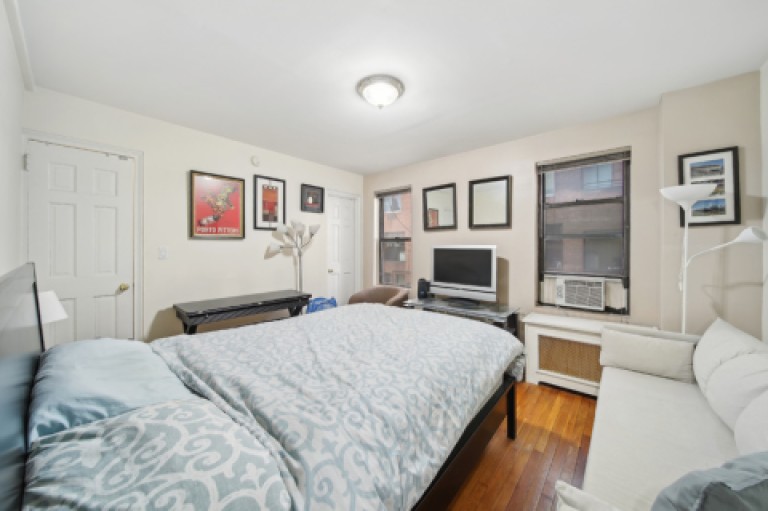 142 East 49th Street 3D Photo-0