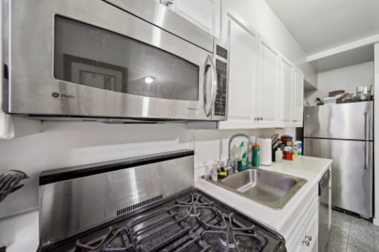 142 East 49th Street 3D Photo-2