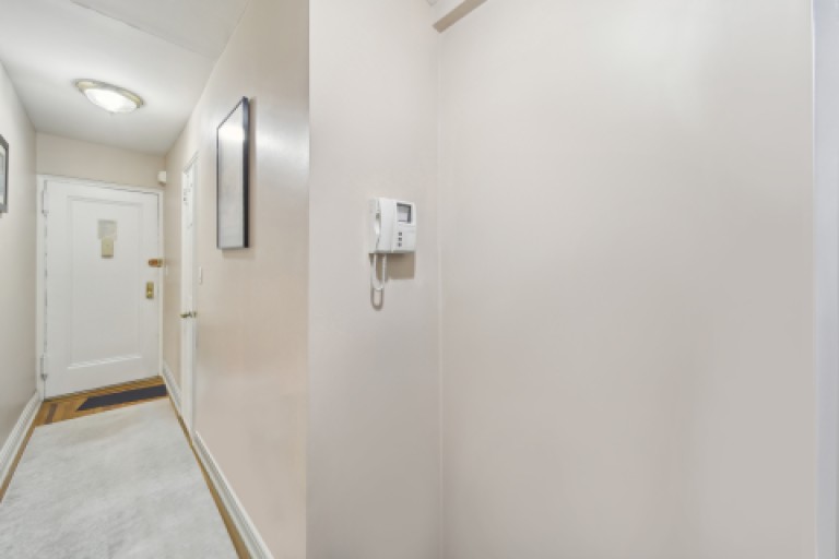 142 East 49th Street 3D Photo-5